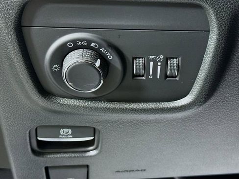 New 2025 Jeep Grand Cherokee Altitude AWD/4WD image 10