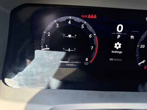 Used 2025 Toyota Tacoma TRD Sport AWD/4WD image 25
