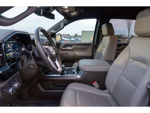 Used 2023 GMC Sierra 1500 SLT w/ SLT Convenience Package image 11