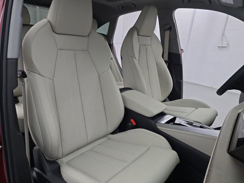 New 2025 Audi Q5 Prestige image 10