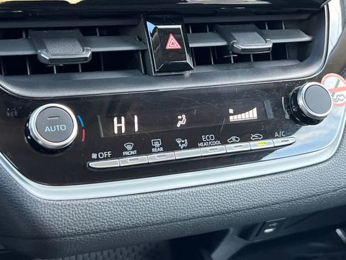 Used 2024 Toyota Corolla LE image 22