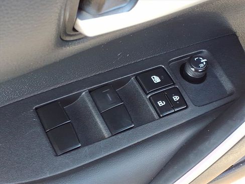 Used 2021 Toyota Corolla SE w/ Carpet Mat Package (TMS) image 18