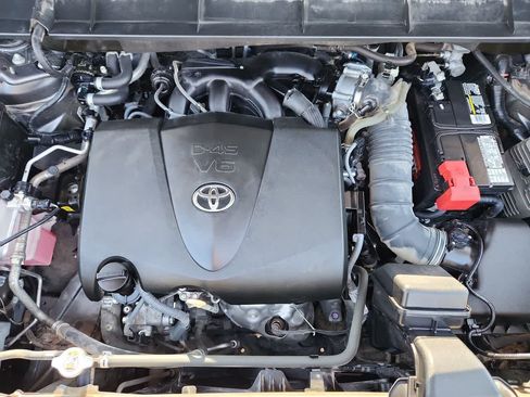 Used 2020 Toyota Highlander L image 13