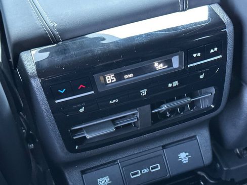 Used 2022 Acura MDX SH-AWD w/ Advance Package image 13