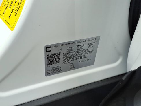 Used 2023 GMC Terrain SLT AWD/4WD image 31