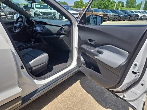 Used 2024 Nissan Kicks SR w/ SR Premium Package FWD image 62