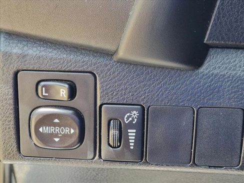 Used 2017 Toyota Corolla LE FWD image 11