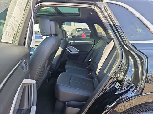 Used 2024 Audi Q3 2.0T Premium image 9