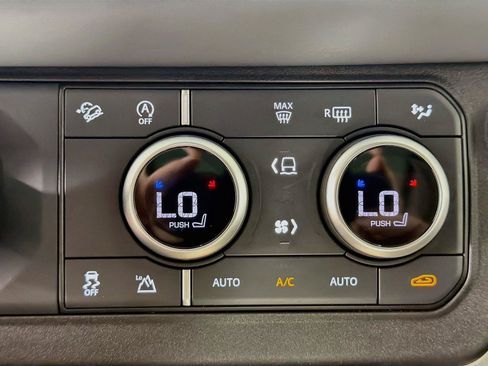 Certified 2023 Land Rover Defender 110 S AWD/4WD image 15
