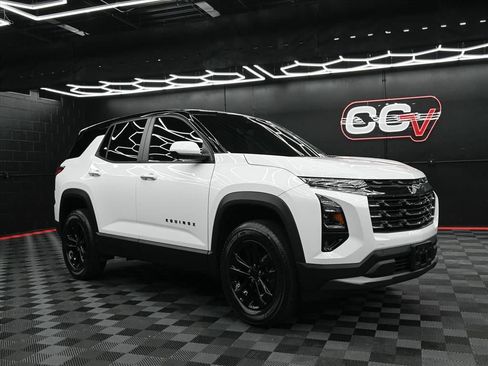 New 2026 Chevrolet Equinox LT FWD image 2