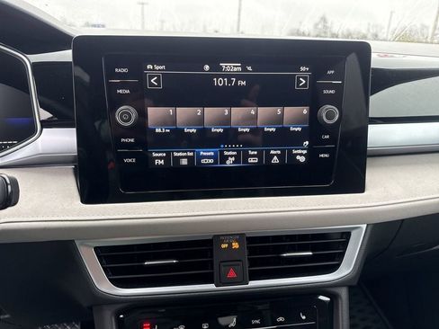 New 2025 Volkswagen Taos SE image 14