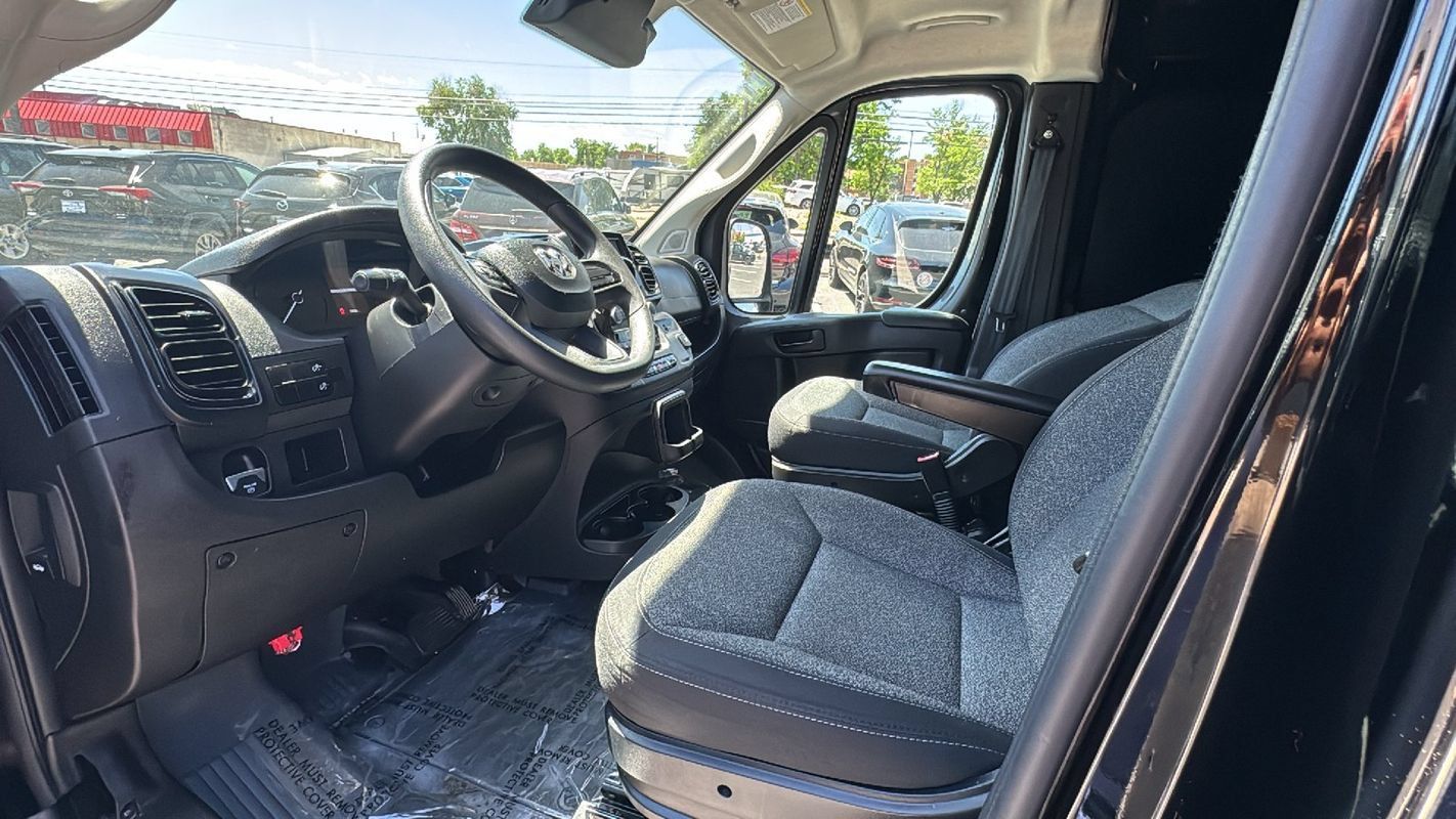 Used 2025 RAM ProMaster 2500 FWD image 10