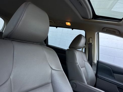 Used 2015 Honda Odyssey EX-L image 18