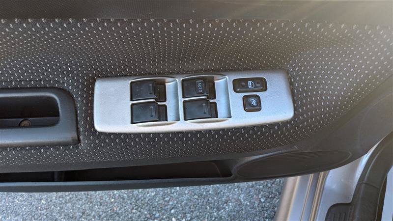Used 2004 Scion xB FWD image 34
