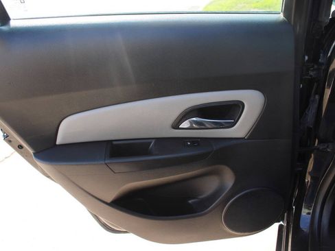 Used 2014 Chevrolet Cruze LS FWD image 9