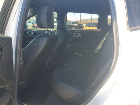 New 2026 Jeep Compass Latitude image 6