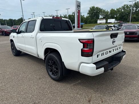 New 2026 Nissan Frontier SV w/ SV Convenience Package AWD/4WD image 5