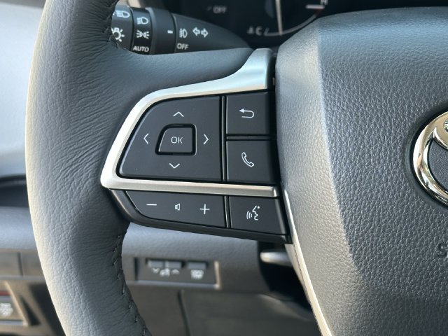 Used 2026 Toyota Sienna XLE FWD image 13