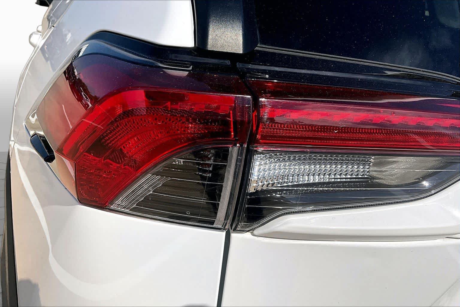Used 2019 Toyota RAV4 XLE FWD image 29