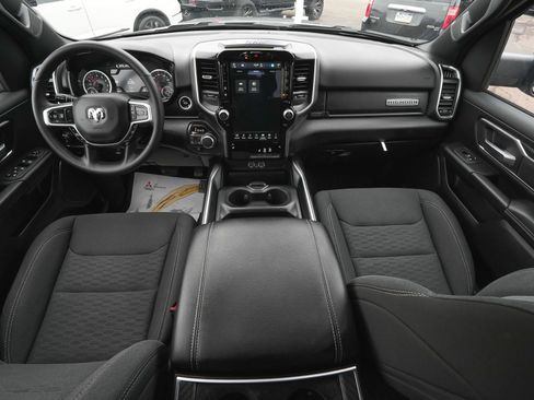 Used 2025 RAM 1500 Big Horn AWD/4WD image 35