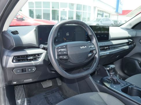 Used 2025 Kia K4 FWD image 33
