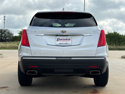 Used 2018 Cadillac XT5 Luxury w/ Driver Awareness Package FWD image 7