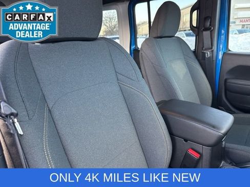 Used 2025 Jeep Wrangler Sport S image 29