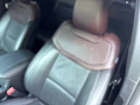 Used 2023 Ford Explorer Platinum w/ Technology Package AWD/4WD image 33