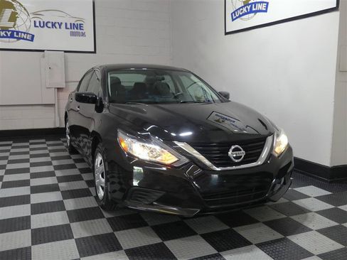 Used 2017 Nissan Altima 2.5 S w/ Power Driver Seat Package FWD image 5