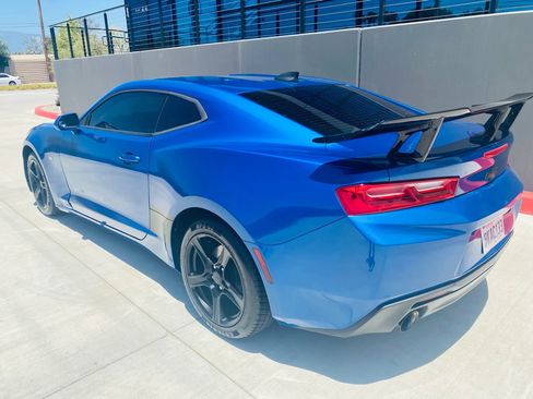 Used 2016 Chevrolet Camaro LT RWD image 4