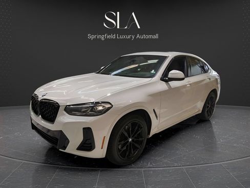 Used 2023 BMW X4 xDrive30i w/ Premium Essential Package AWD/4WD image 4