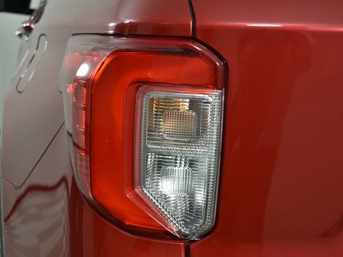 Used 2023 Ford Explorer Limited w/ Limited Technology Package image 26