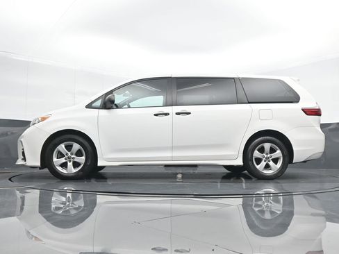Used 2020 Toyota Sienna L FWD image 17