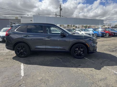 Used 2025 Honda CR-V Sport Touring image 4