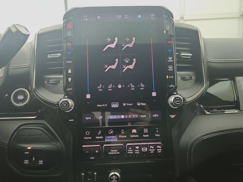 New 2026 RAM 2500 Limited AWD/4WD image 28
