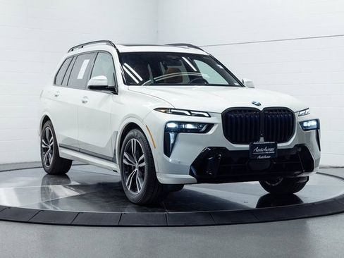 Used 2023 BMW X7 xDrive40i w/ M Sport Package image 4
