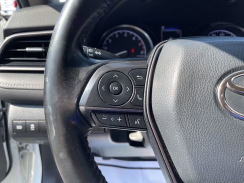 Used 2021 Toyota Camry SE image 11