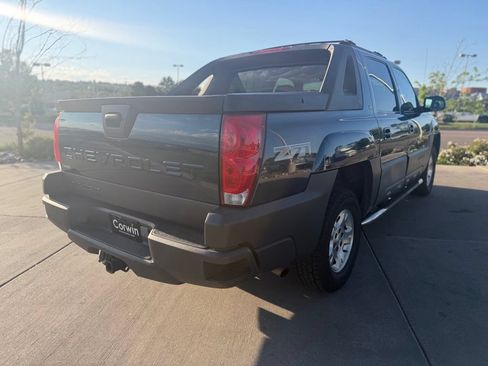 Used 2005 Chevrolet Avalanche Z71 w/ Sun And Sound Package AWD/4WD image 7