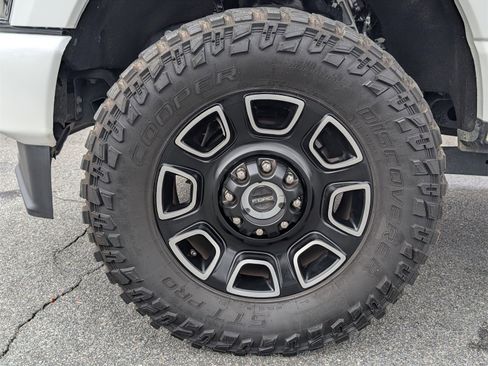 Used 2024 Ford F350 Platinum w/ FX4 Off-Road Package image 13