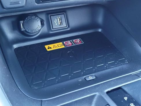 Used 2023 Toyota RAV4 XSE AWD/4WD image 27