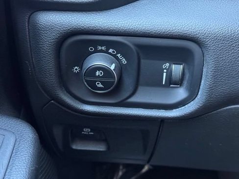 Used 2024 RAM 1500 Big Horn AWD/4WD image 34