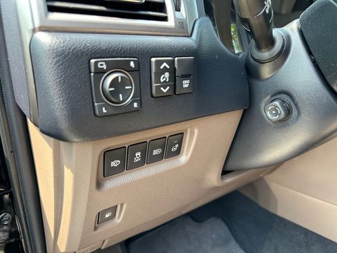 Used 2023 Lexus GX 460 Premium w/ Premium Package AWD/4WD image 18