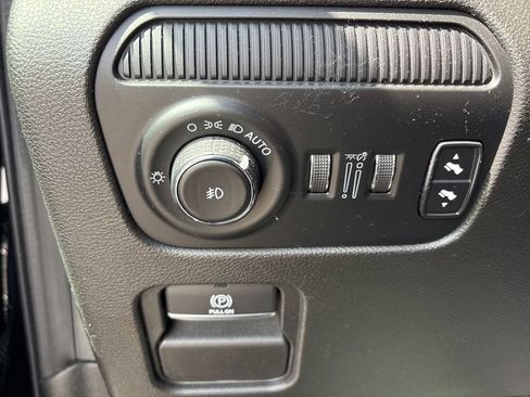 Used 2023 Jeep Wagoneer Series III w/ Preferred Equipment Group AWD/4WD image 23