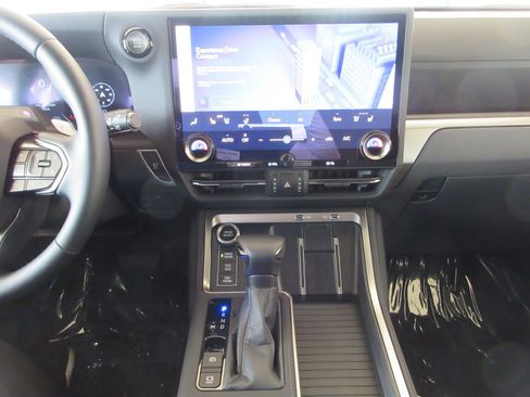 Used 2026 Lexus GX 550 AWD/4WD image 37