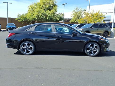 Used 2023 Hyundai Elantra Limited image 8