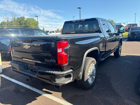 Used 2022 Chevrolet Silverado 3500 High Country w/ Technology Package AWD/4WD image 2