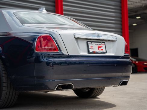 Used 2020 Rolls-Royce Ghost RWD image 13