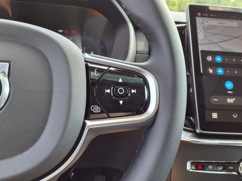 New 2025 Volvo XC90 B6 Core w/ Climate Package image 21