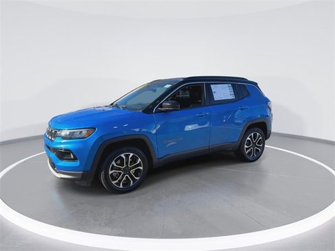 Used 2024 Jeep Compass Limited image 4