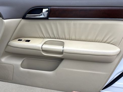 Used 2010 INFINITI M35 w/ Technology Pkg image 13